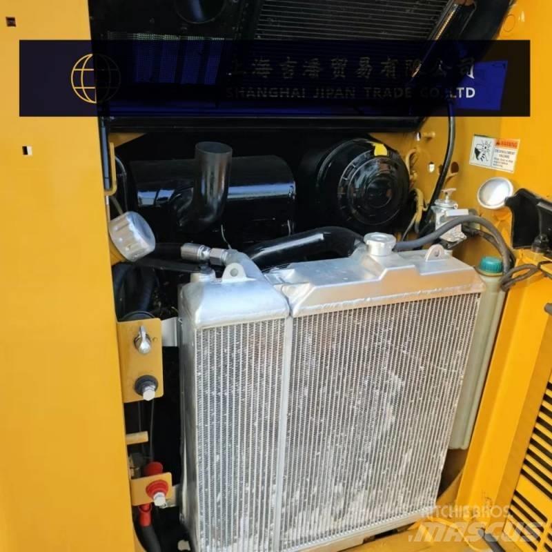 CAT 246 C スキッドステアローダー