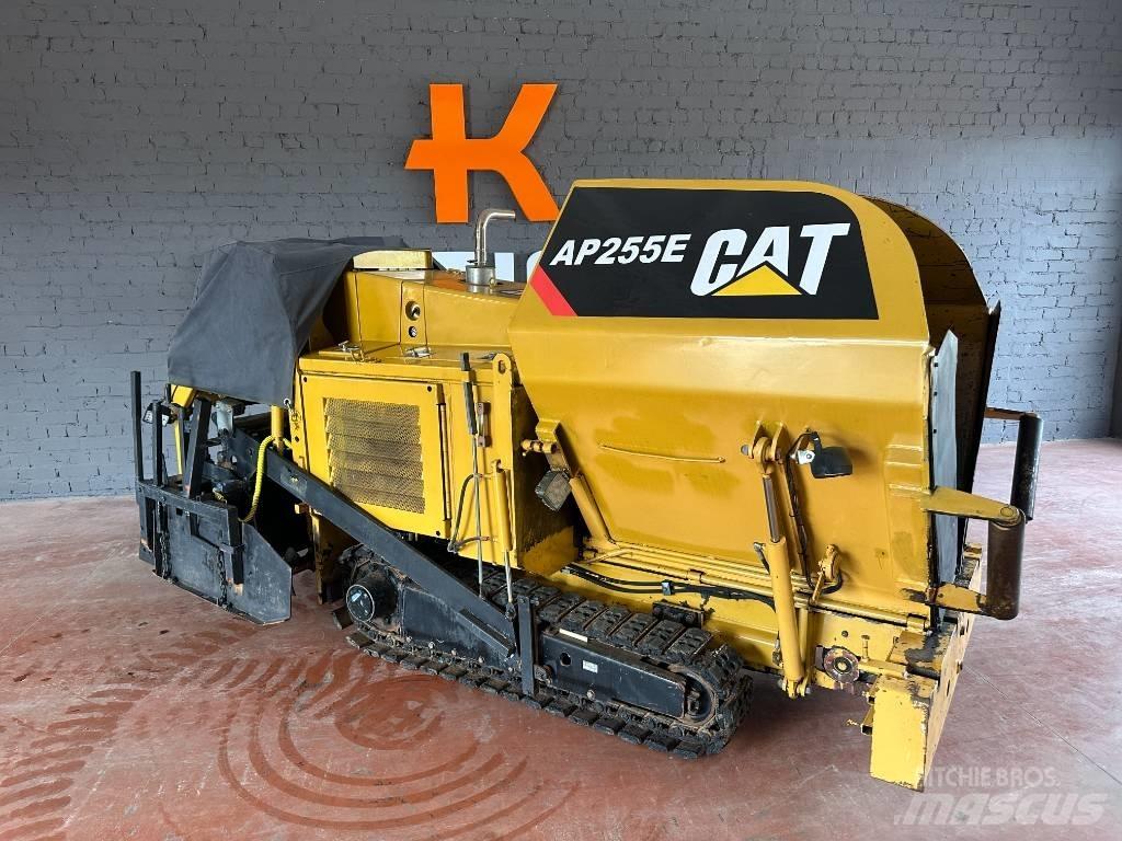 CAT AP 255 E アスファルトフィニッシャ
