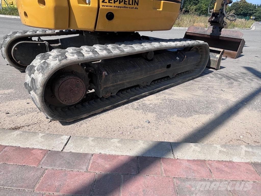 CAT 302.7D ミニ油圧ショベル 7t以下（ミニユンボ・ミニディガー）