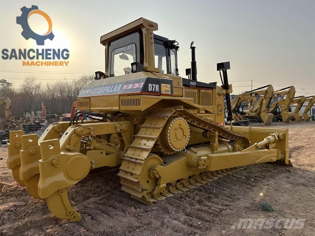 CAT D 7 R ブルドーザー