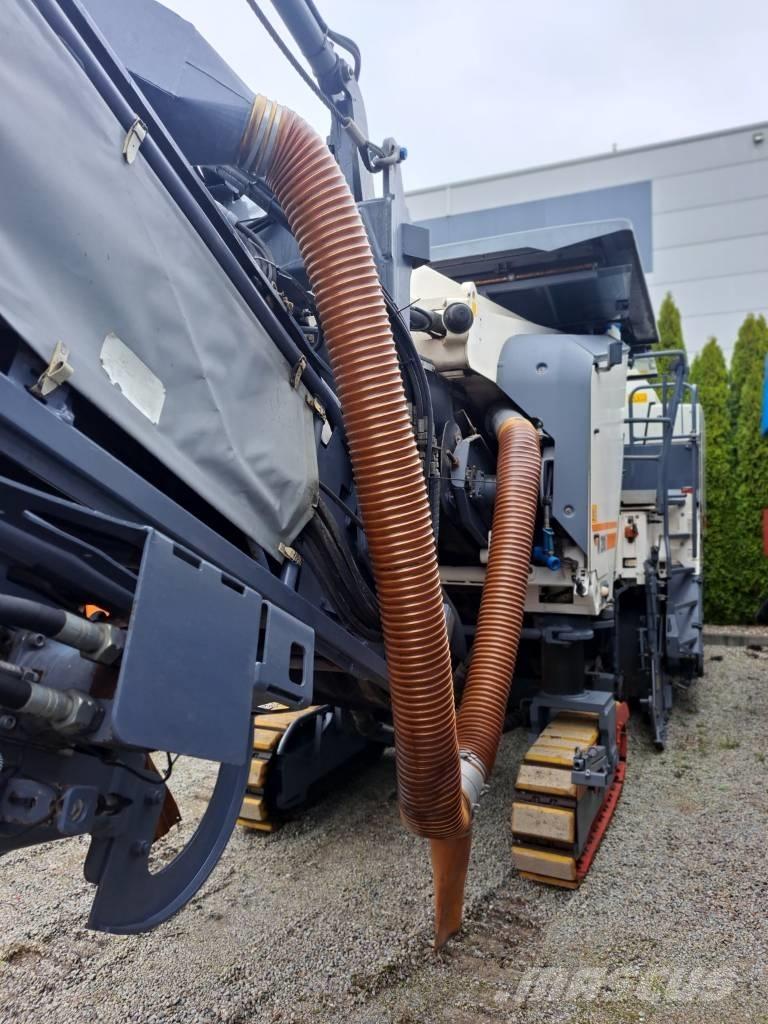 Wirtgen W 200 i アスファルトコールドミリングマシーン