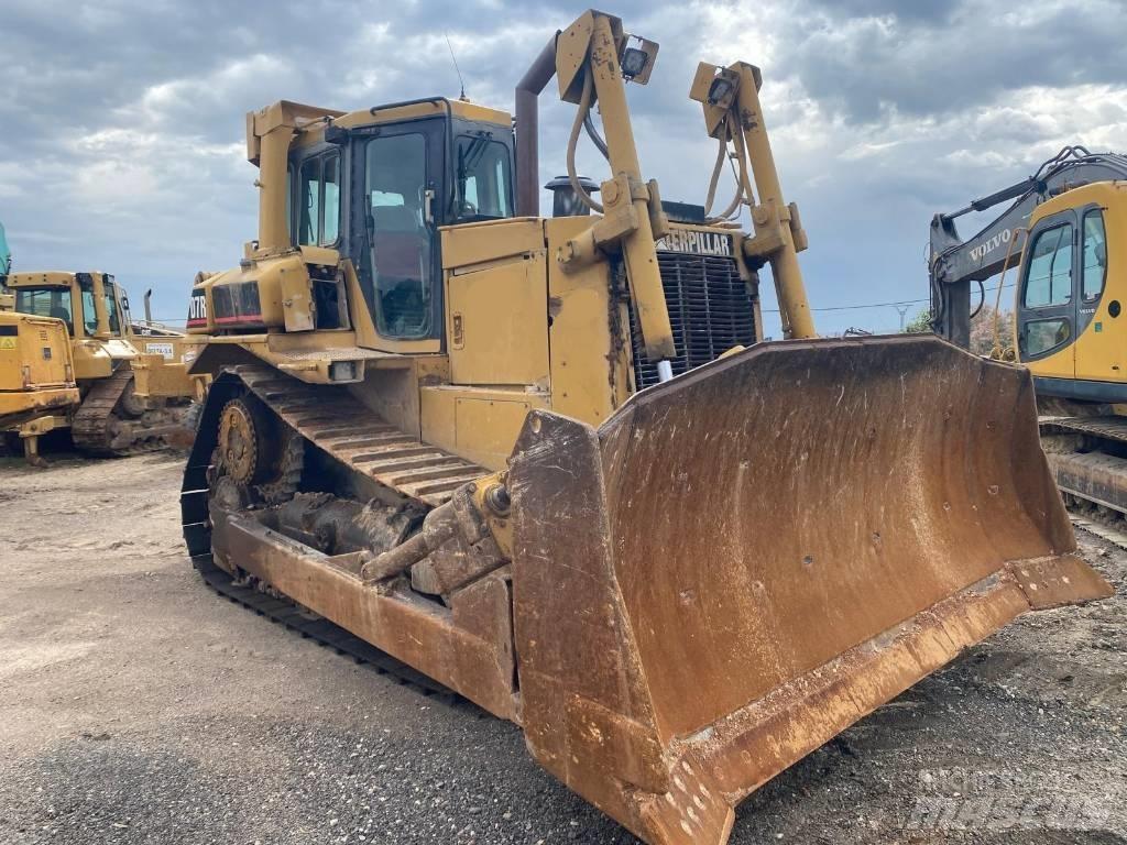 CAT D 7 R ブルドーザー