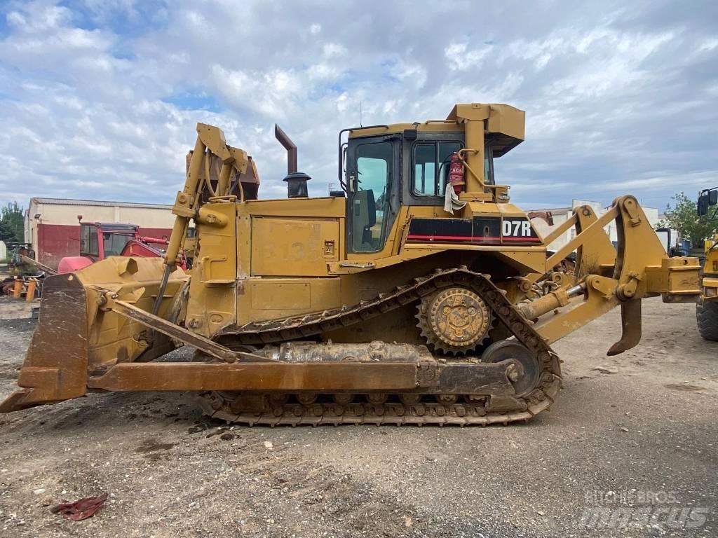 CAT D 7 R ブルドーザー