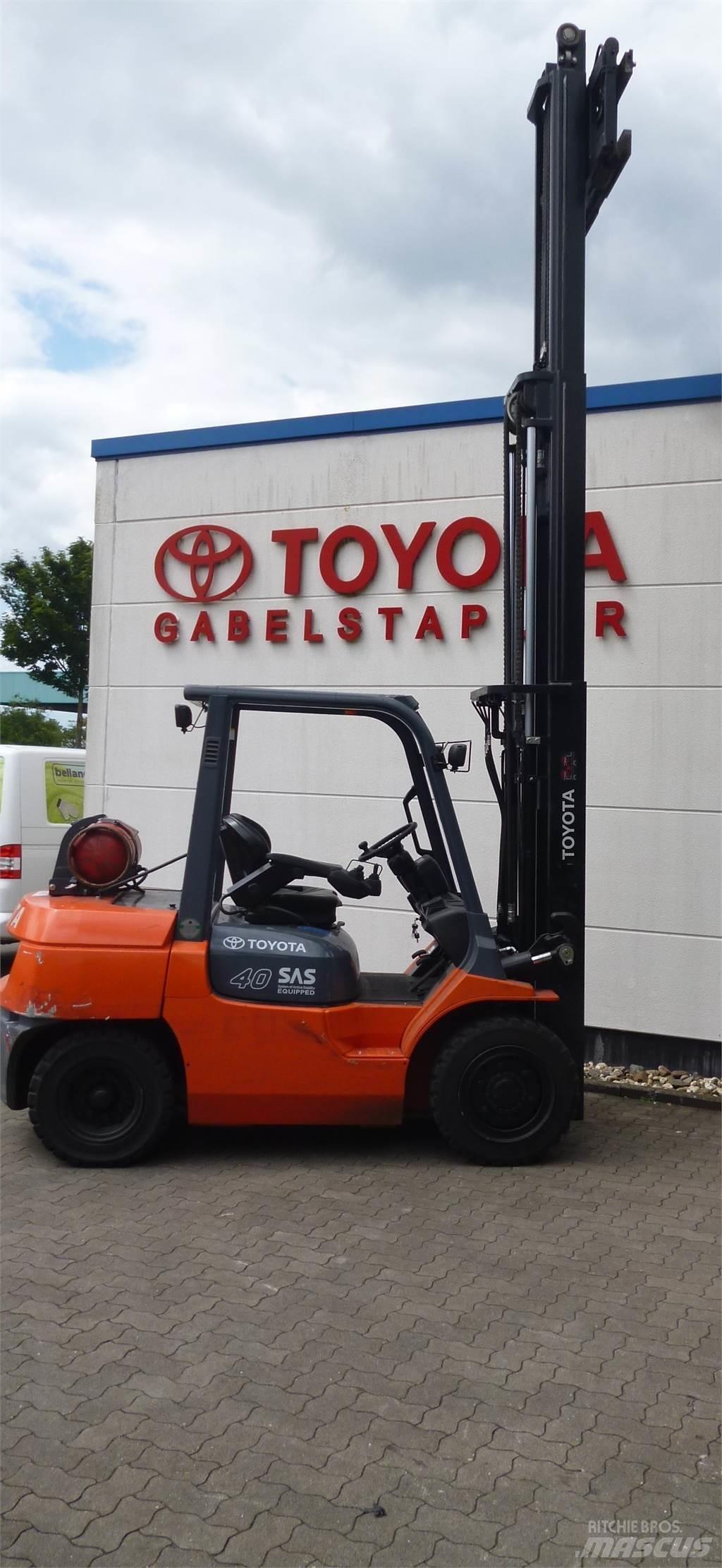 Toyota 02-7FG35 LPGフォークリフト