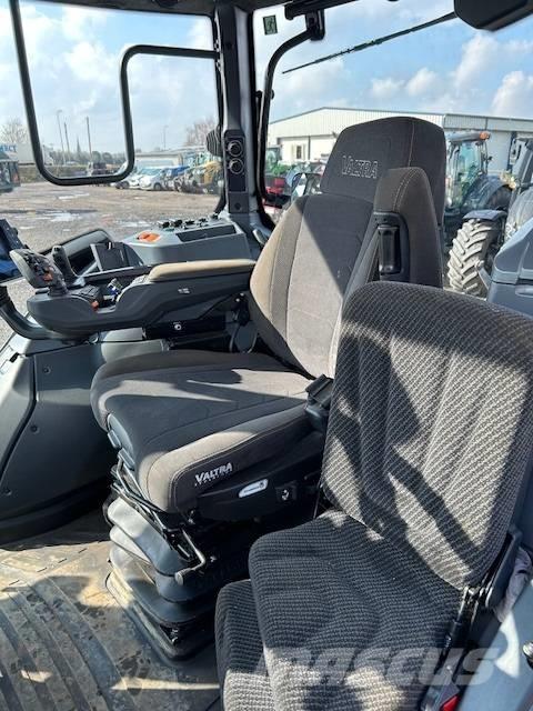 Valtra T 235 D トラクター