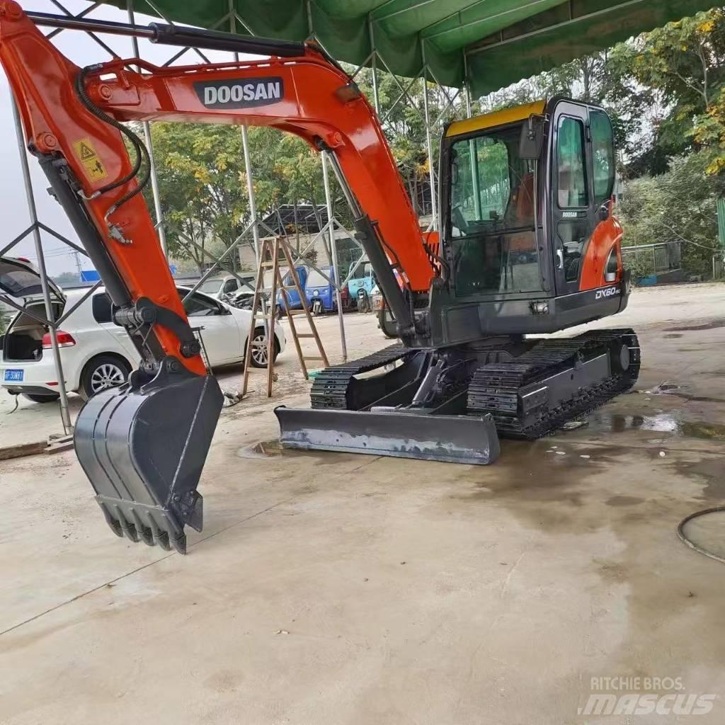 Doosan DX 60-9 C 大型油圧ショベル12t以上（パワーショベル・ユンボ）