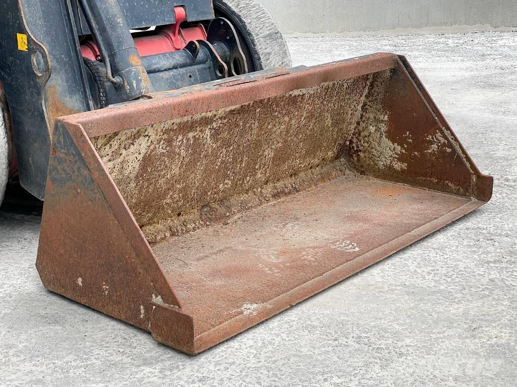 JCB R260 スキッドステアローダー