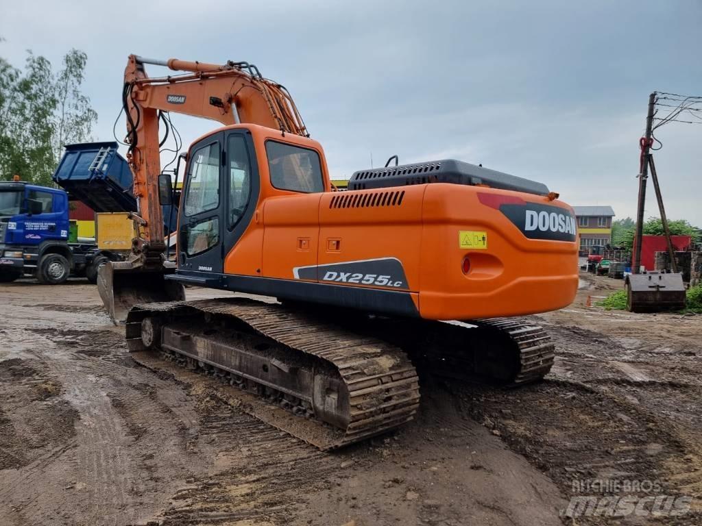Doosan DX 255 LC 大型油圧ショベル12t以上（パワーショベル・ユンボ）