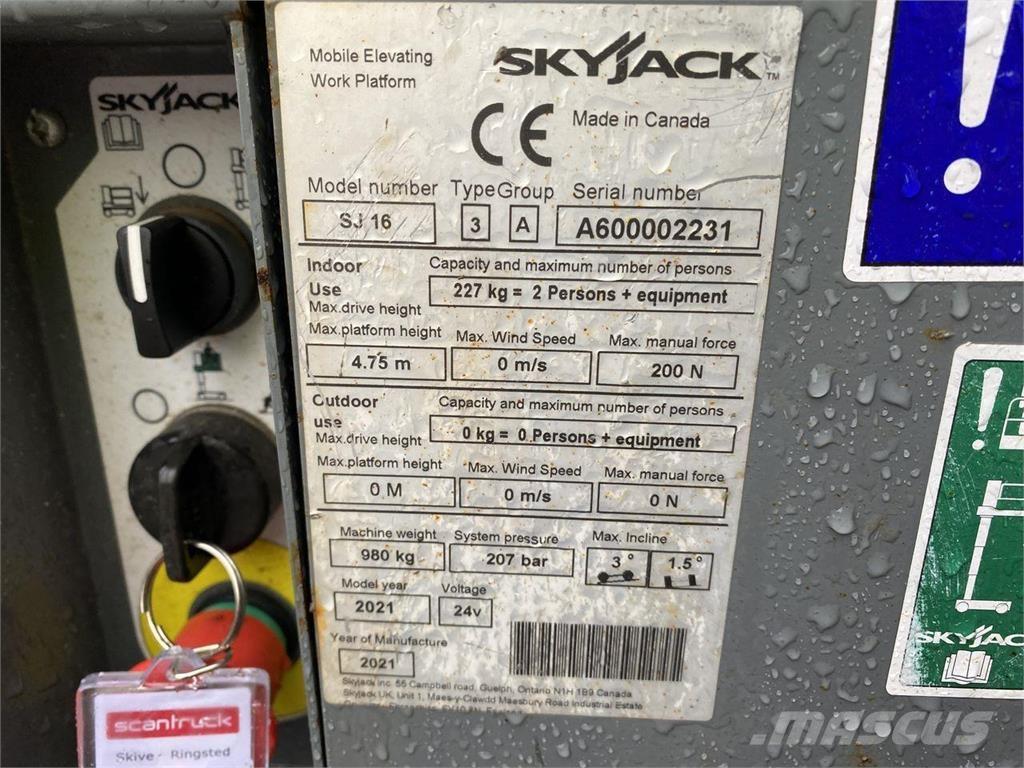 SkyJack SJ16 垂直昇降型リフト