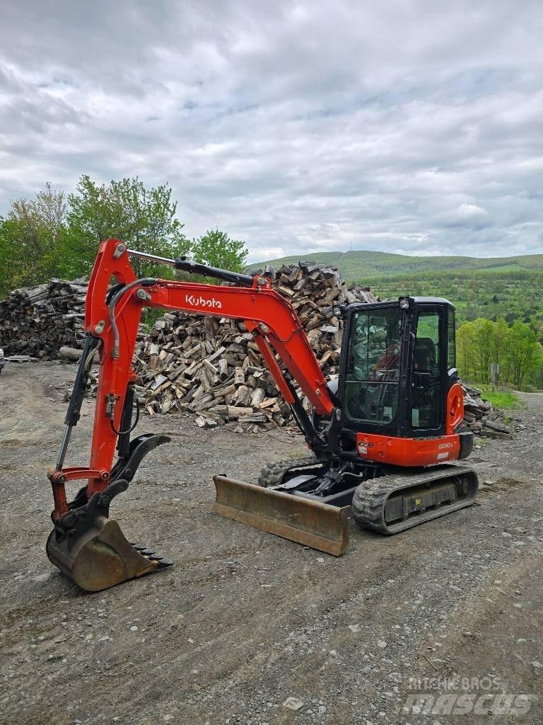 Kubota KX 040-4 ミニ油圧ショベル 7t以下（ミニユンボ・ミニディガー）