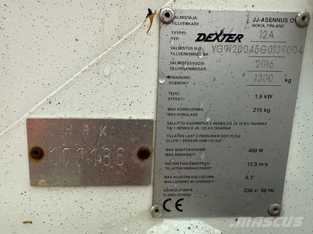 Dexter 12 A 高所作業台付トレーラー