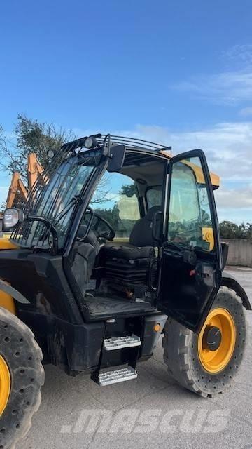 JCB 560-80 テレスコーピックハンドラー
