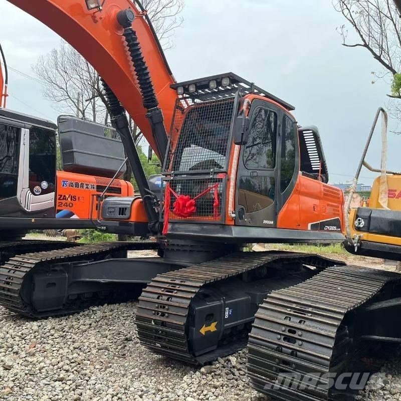 Doosan DX225 大型油圧ショベル12t以上（パワーショベル・ユンボ）