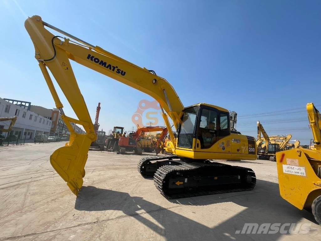 Komatsu PC 220 大型油圧ショベル12t以上（パワーショベル・ユンボ）