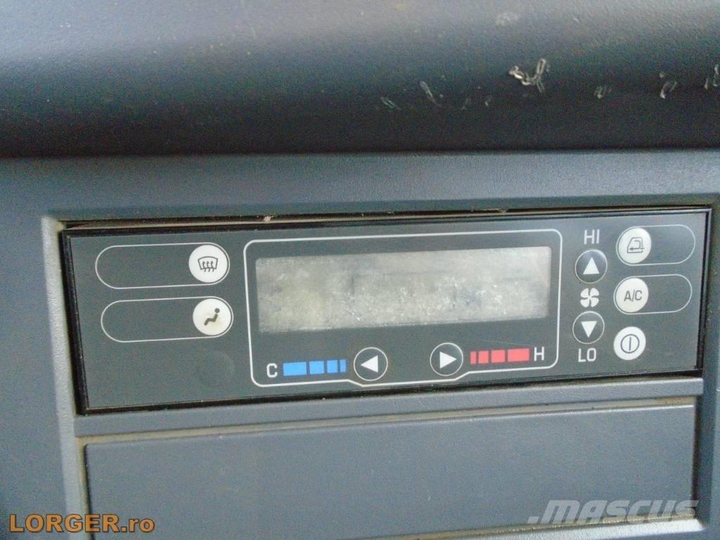 Komatsu HM300-2 アーティキュレート式ダンプトラック