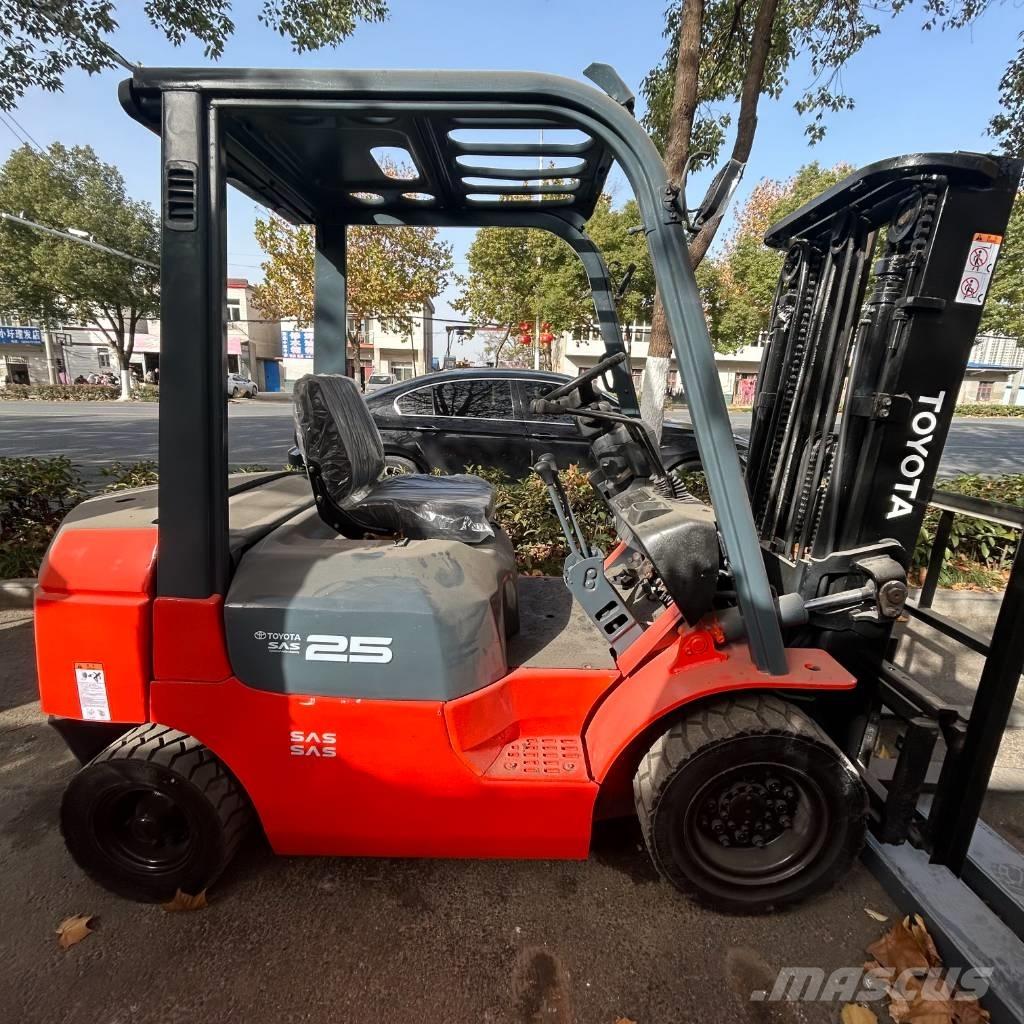 Toyota 2.5t ディーゼル・軽油