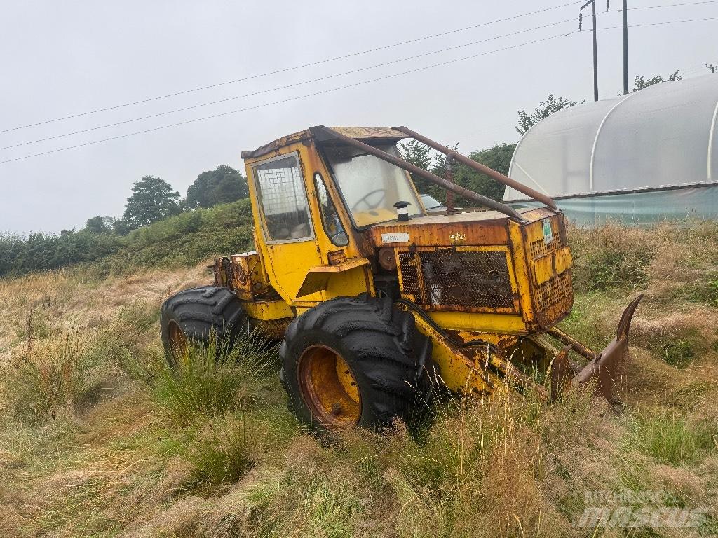 HSM 805 スキッダー