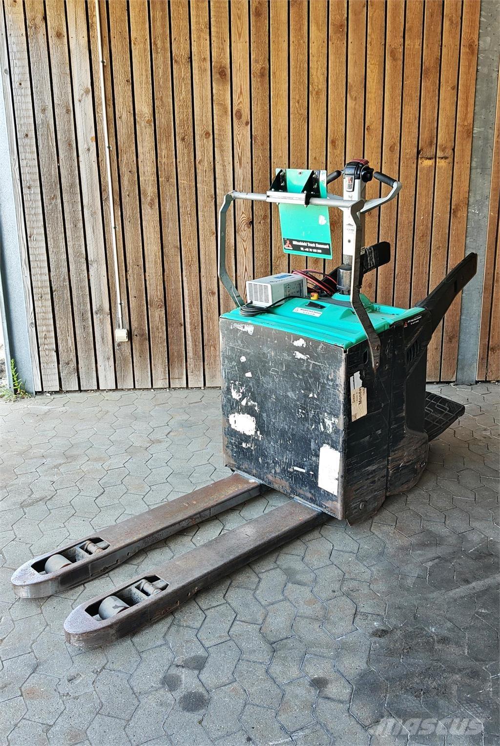 Mitsubishi PBV20N2 プラットホームトラック