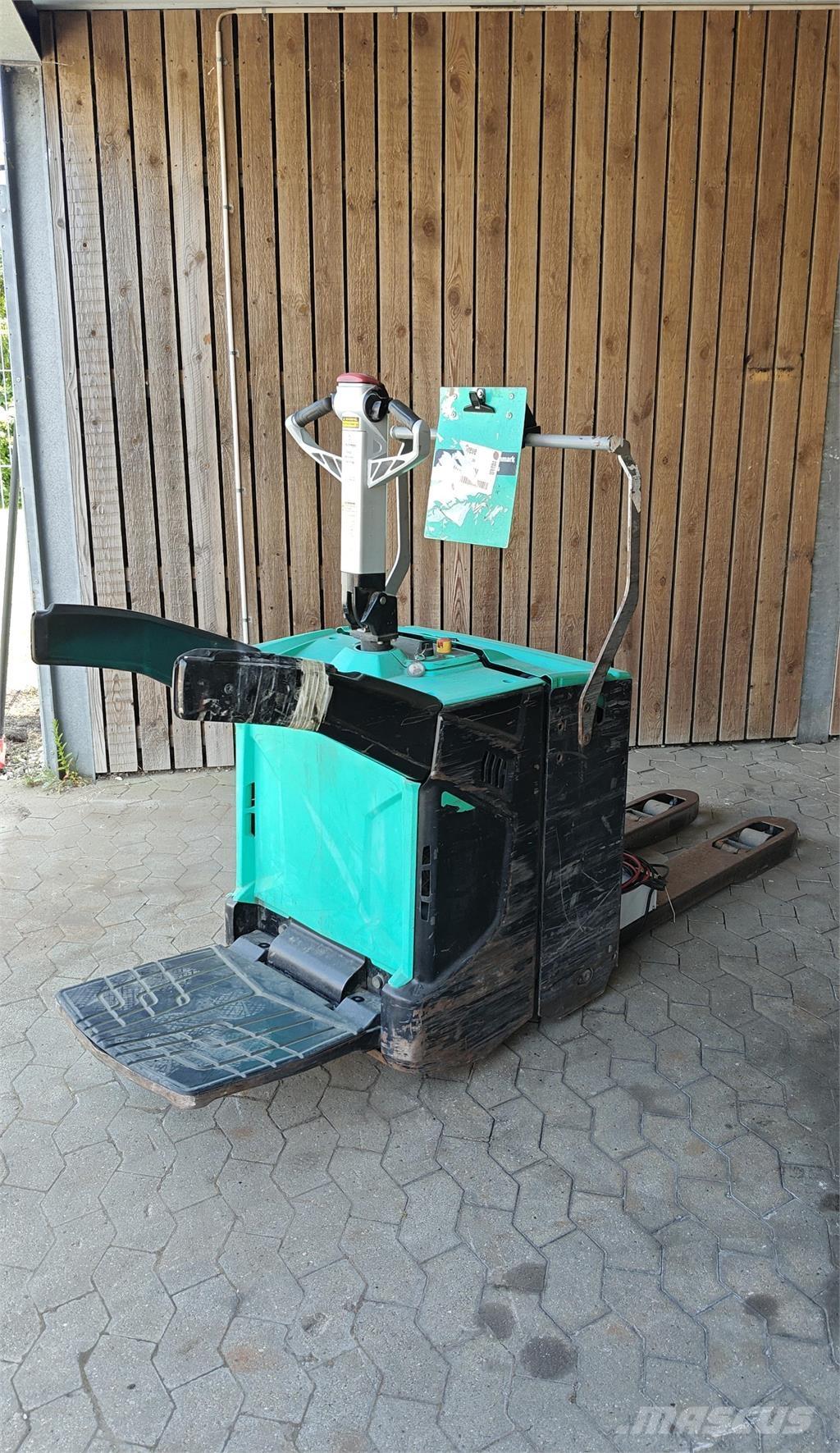 Mitsubishi PBV20N2 プラットホームトラック