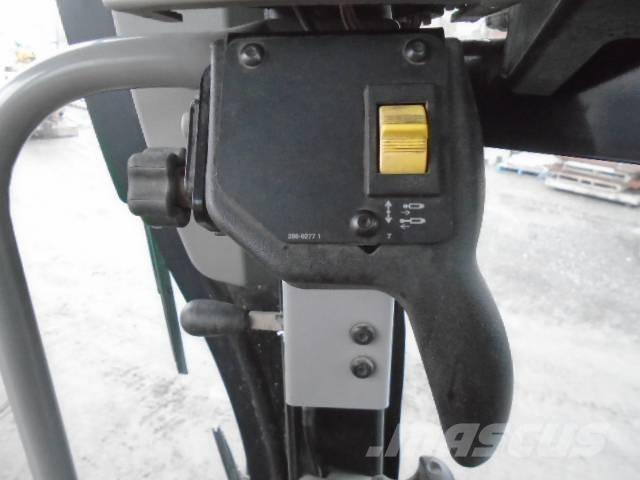 CAT 140 M 2 AWD モーターグレーダー