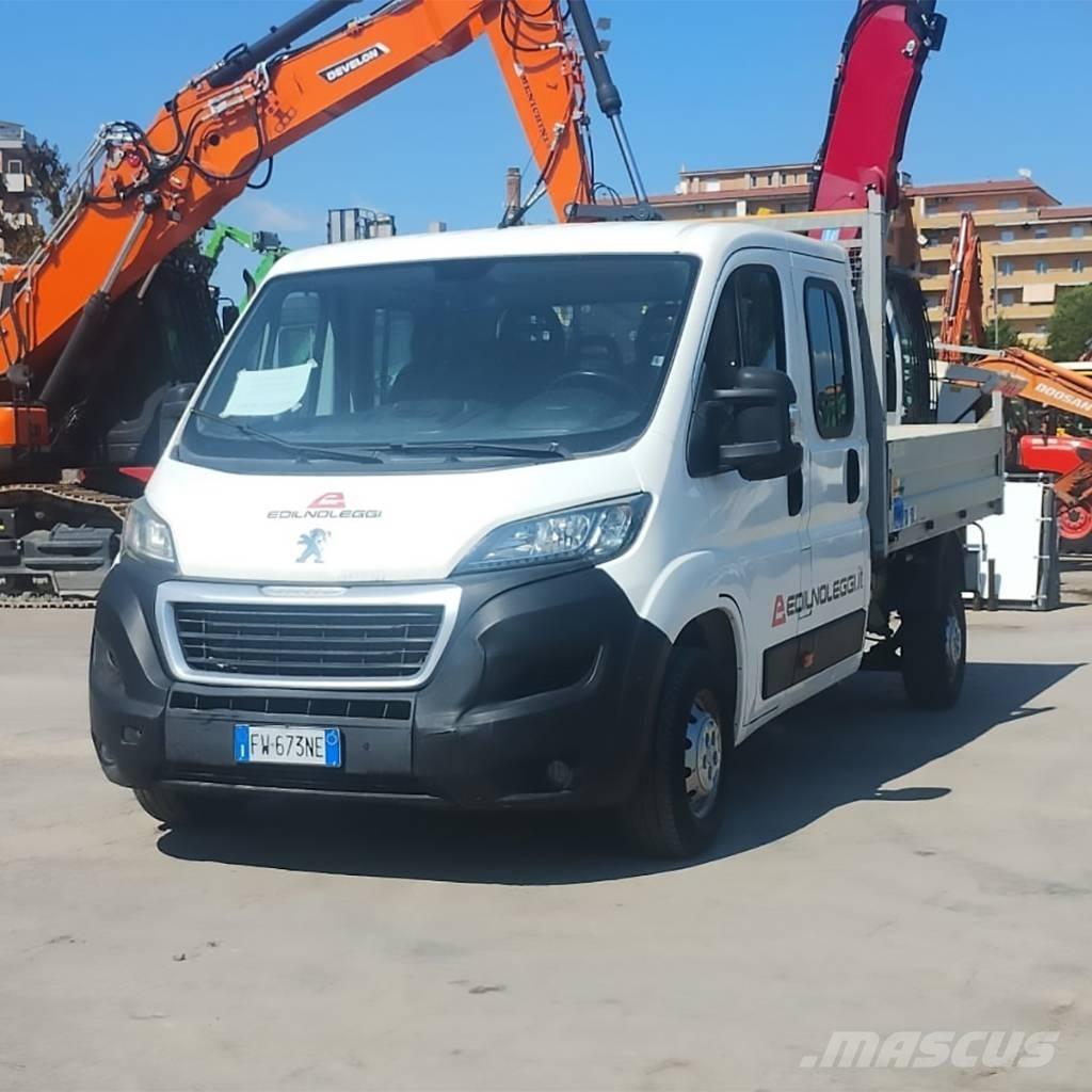 Peugeot Boxer ボックストラック