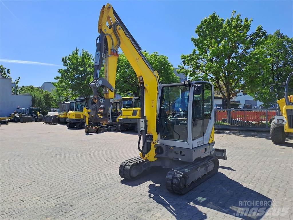 Wacker Neuson ET42 大型油圧ショベル12t以上（パワーショベル・ユンボ）