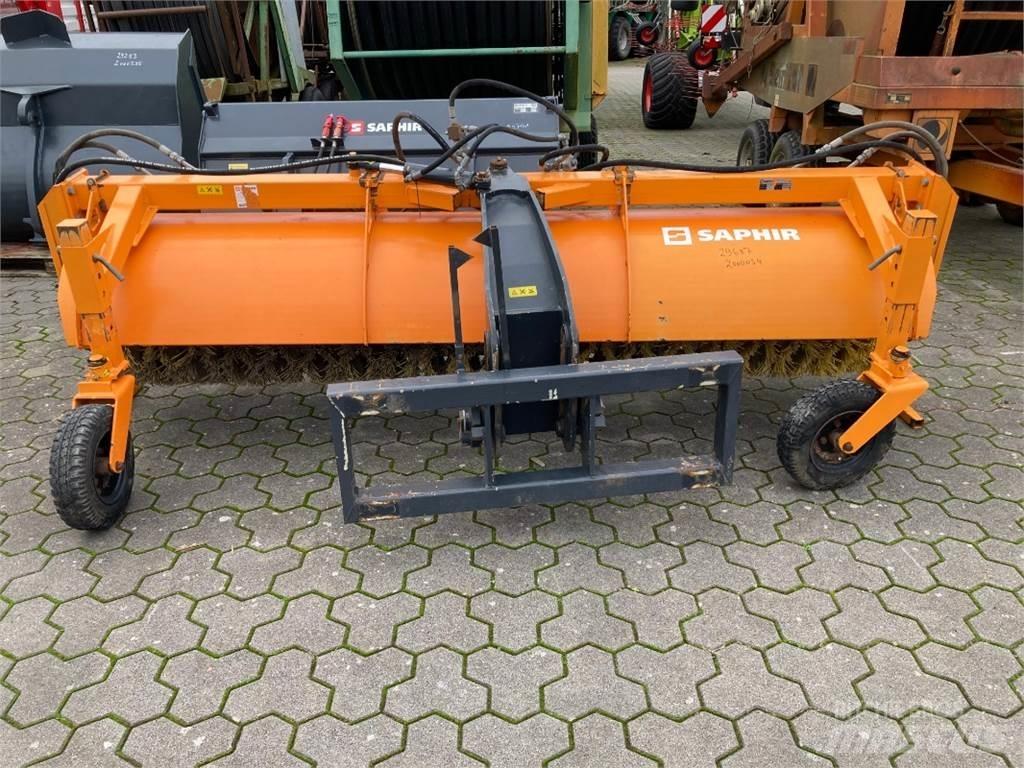 Saphir SKM 30 路面清掃機