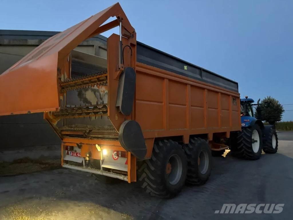 Dezeure SM38 自走式フォレージハーベスター