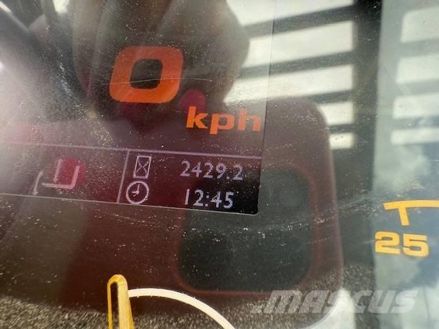 JCB 540-140 テレスコーピックハンドラー