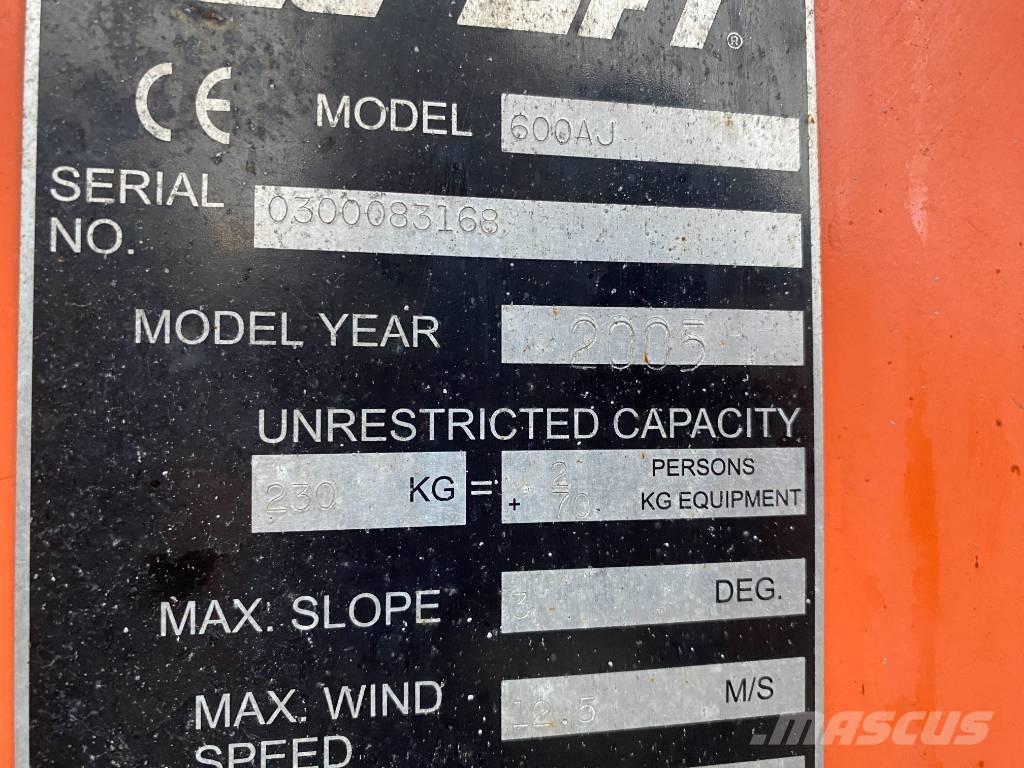 JLG 600 AJ ブームリフト　屈伸型