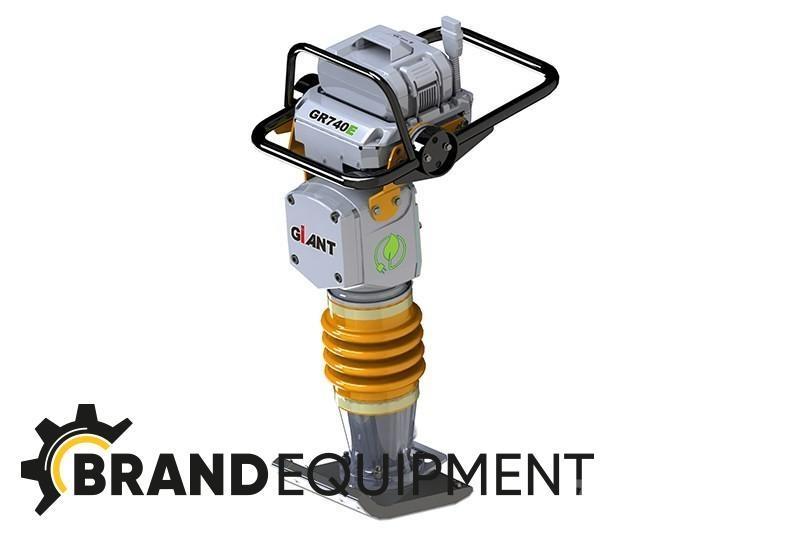 GiANT GR740E プレートコンパクター