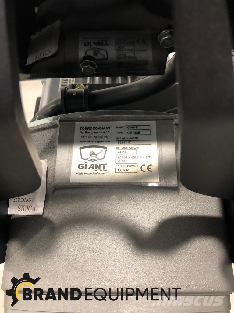 GiANT GR740E プレートコンパクター