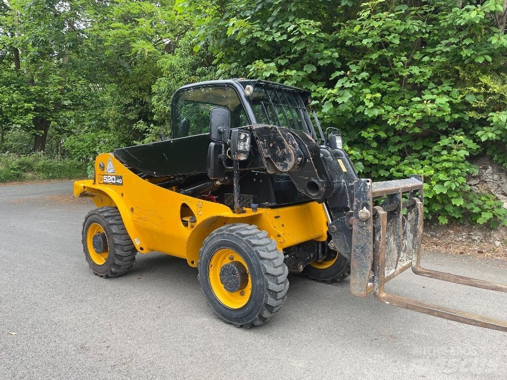JCB 520-40 テレスコーピックハンドラー
