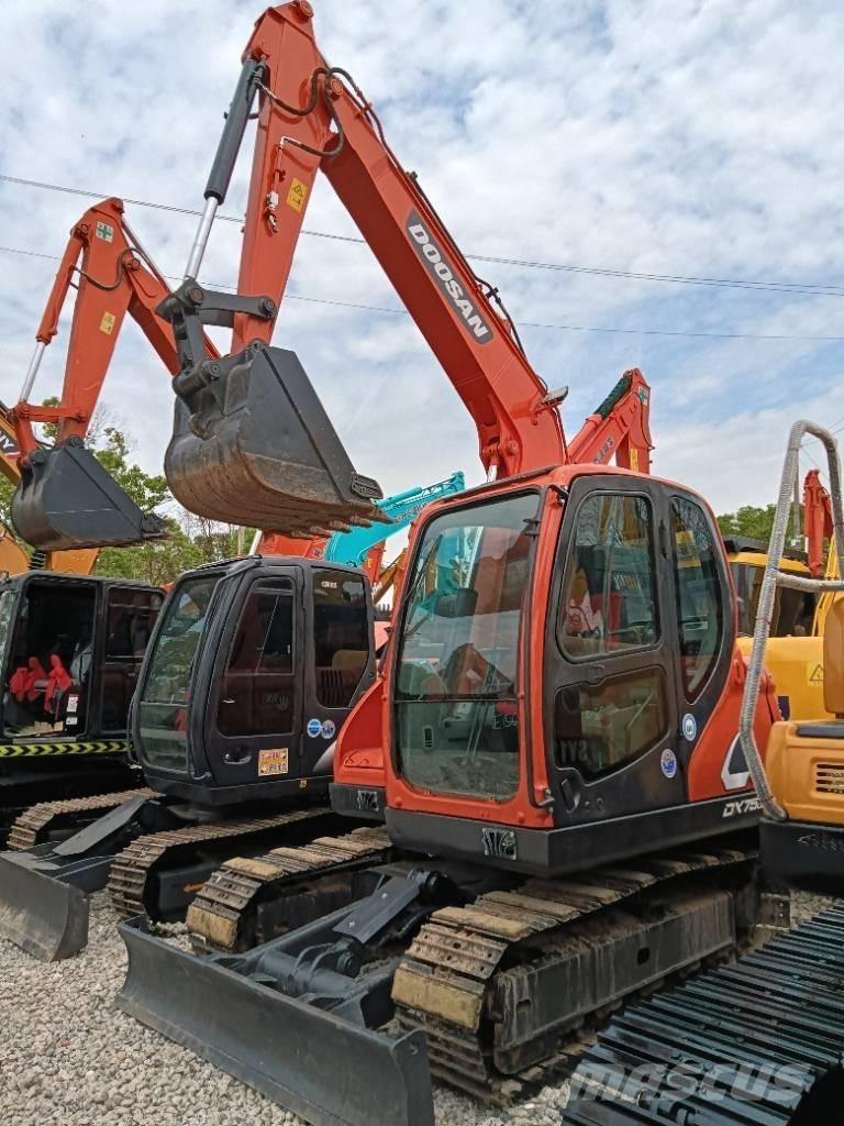 Doosan DX 75 大型油圧ショベル12t以上（パワーショベル・ユンボ）