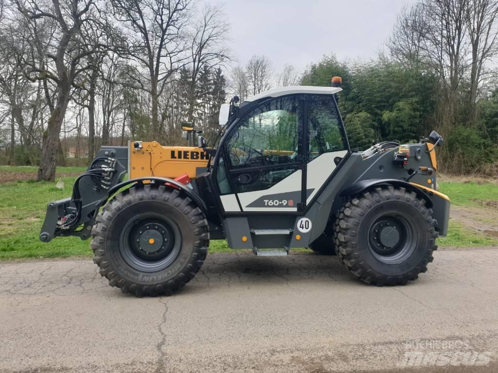 Liebherr T 60-9 S テレスコーピックハンドラー