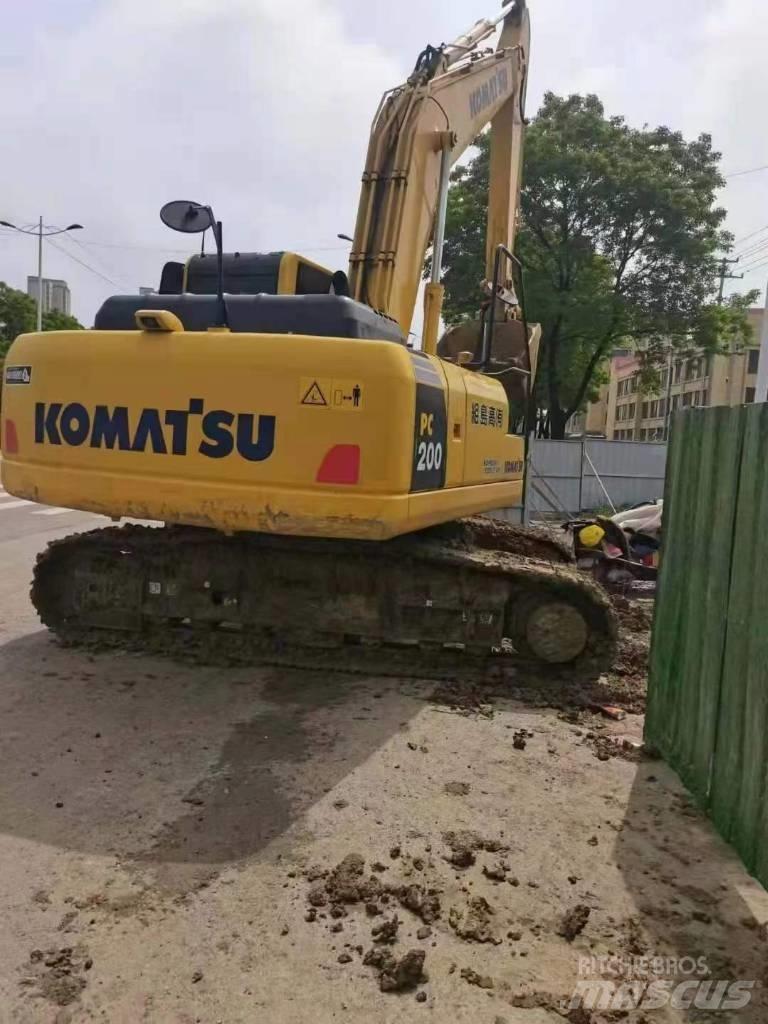 Komatsu pc200-8 大型油圧ショベル12t以上（パワーショベル・ユンボ）