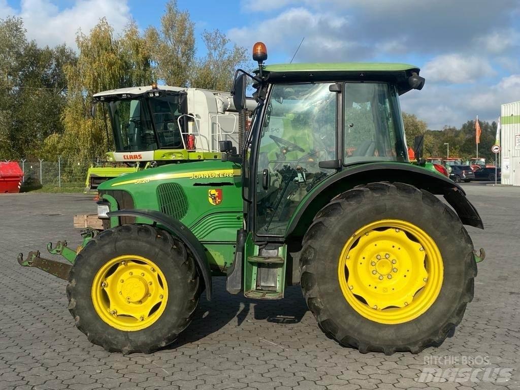 John Deere 5620 トラクター