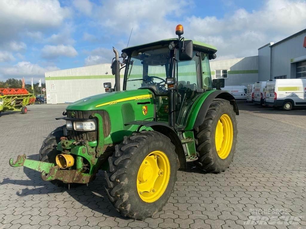 John Deere 5620 トラクター