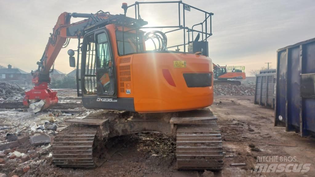 Doosan DX 235 LCR-5 大型油圧ショベル12t以上（パワーショベル・ユンボ）
