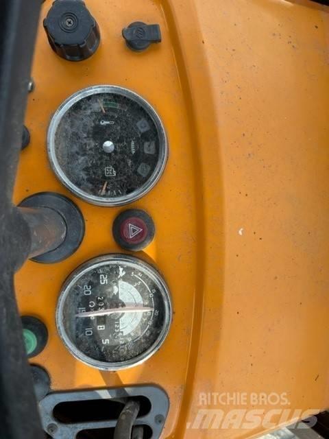Renault R 65 14 LS トラクター