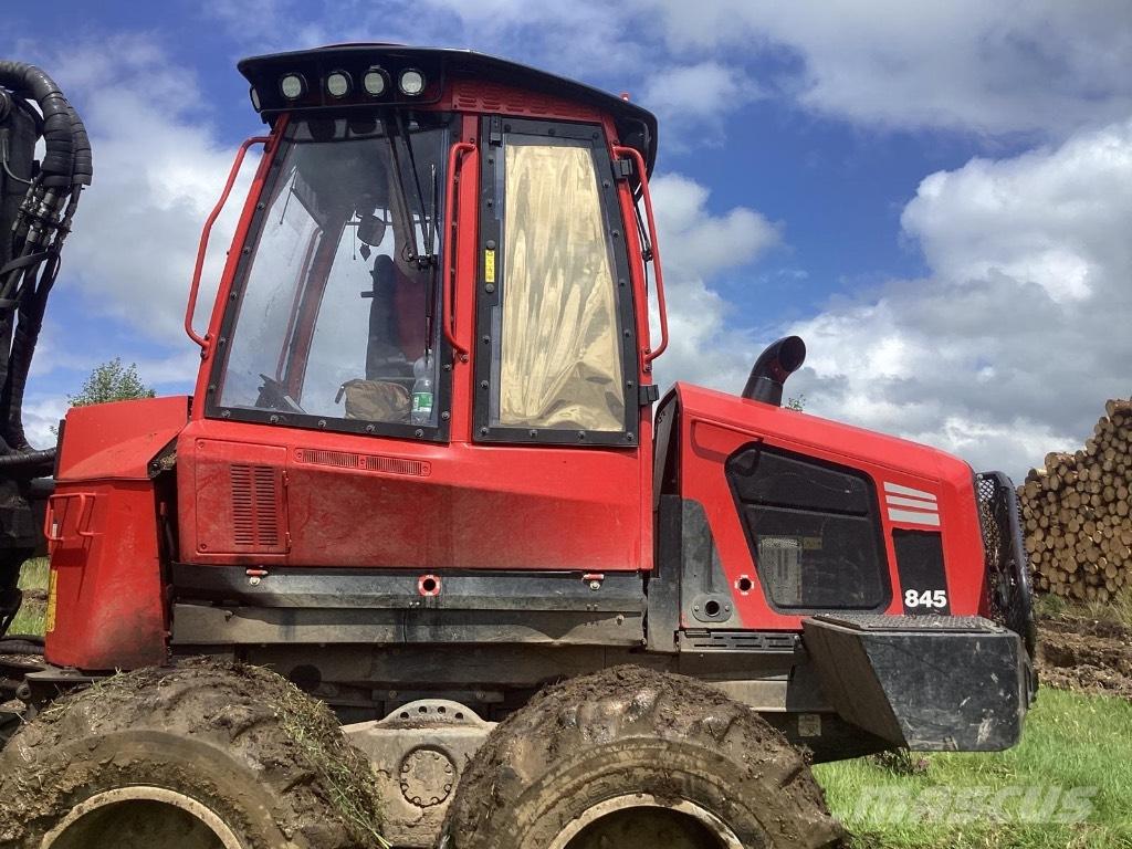 Komatsu 845 フォワーダー