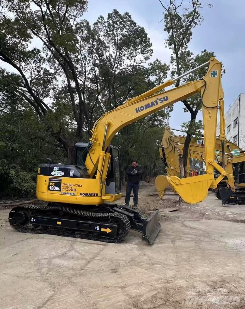 Komatsu 128 US 大型油圧ショベル12t以上（パワーショベル・ユンボ）