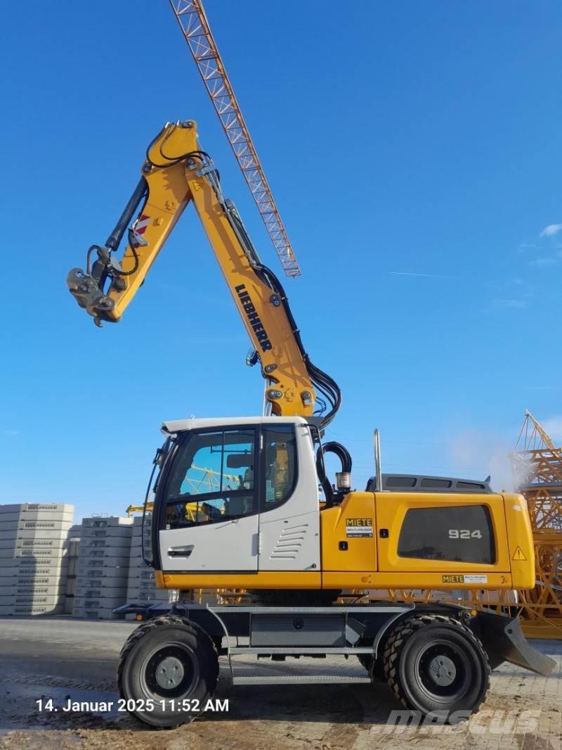 Liebherr A924 ホイール式油圧ショベル（パワーショベル・ユンボ・バックホー）