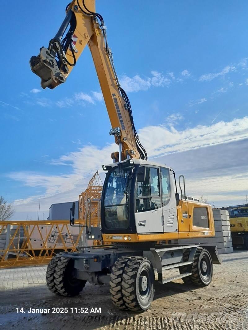 Liebherr A924 ホイール式油圧ショベル（パワーショベル・ユンボ・バックホー）