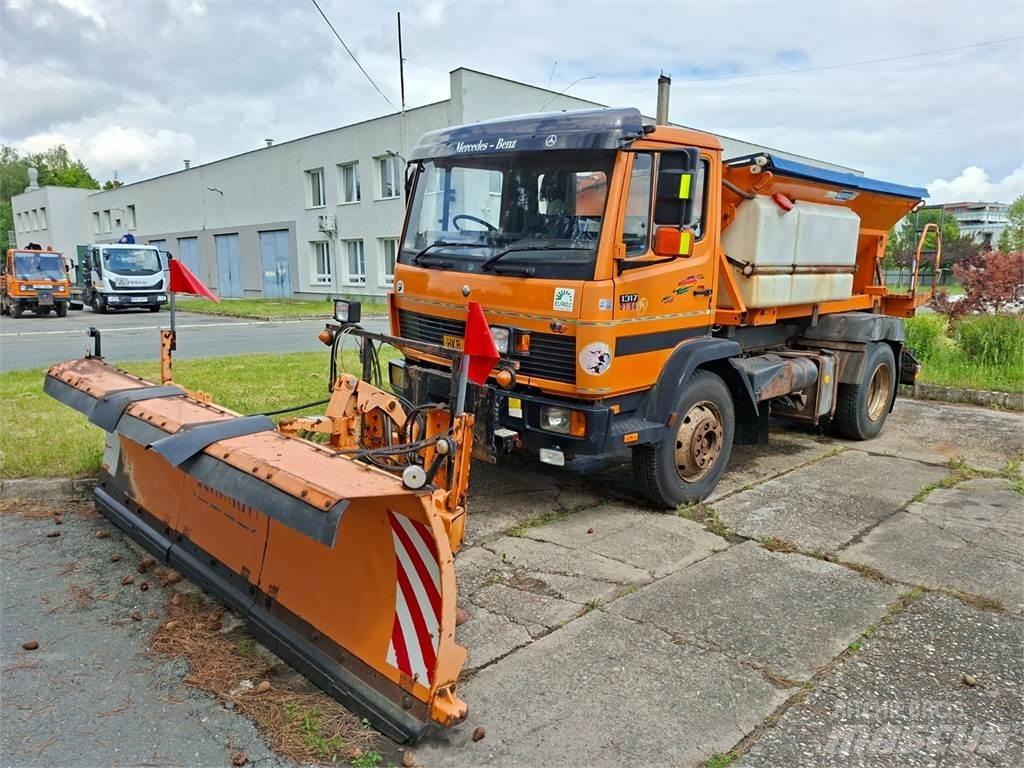 Mercedes-Benz 1317 キャブ付きシャーシ