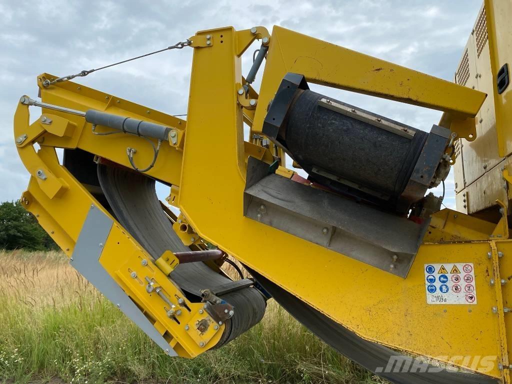 Keestrack B 4e 自走式クラッシャー