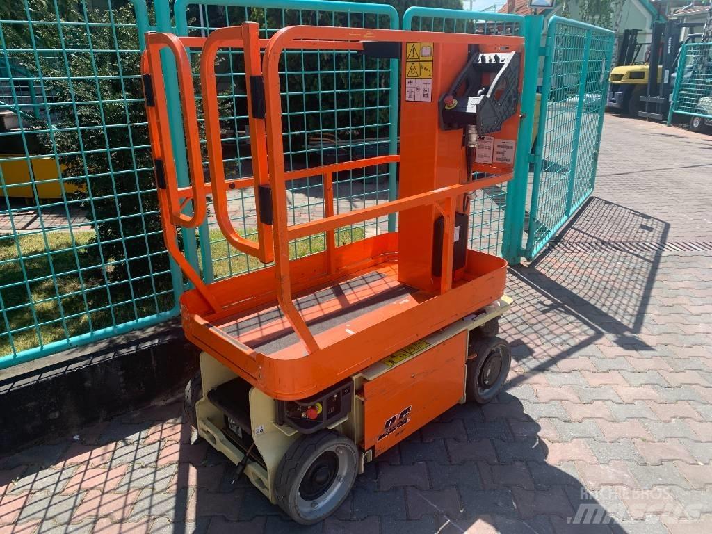 JLG 1230ES      V-3373 垂直昇降型リフト