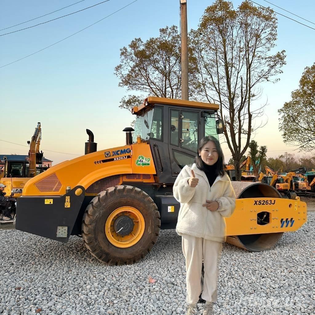 XCMG XS263J 振動ローラ