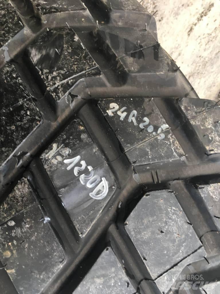  MAGNA TYRES 24R20.5 タイヤ、ホイル、リム