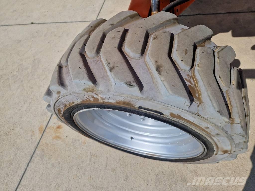 JLG M 600 JP R335 ブームリフト　屈伸型